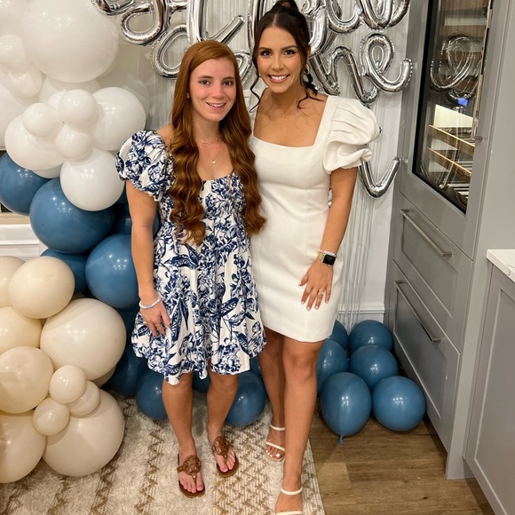 Abercrombie & Fitch Ruched Puff Sleeve Mini Dress in Navy Pattern - Picture 4 of 4